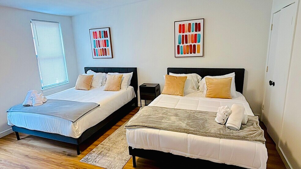 Master Bedroom - 523 Alpine Ave