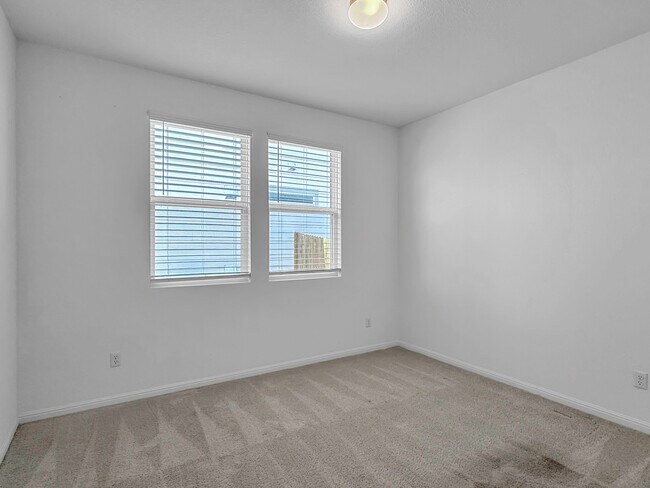 Building Photo - 2608 Emerson Trl