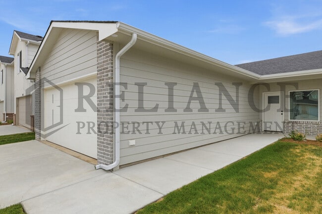 Building Photo - 150 N Gowen St