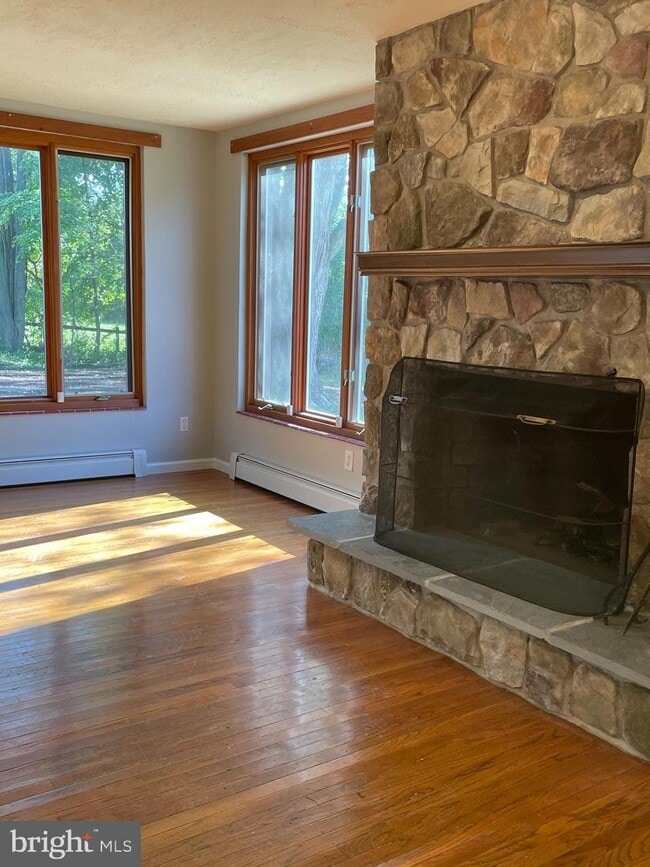 Building Photo - 1033 Old Bethlehem Rd