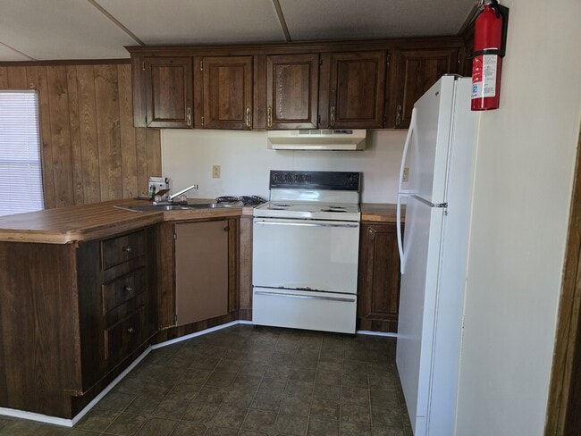 Building Photo - 472 Ruben Wells Rd
