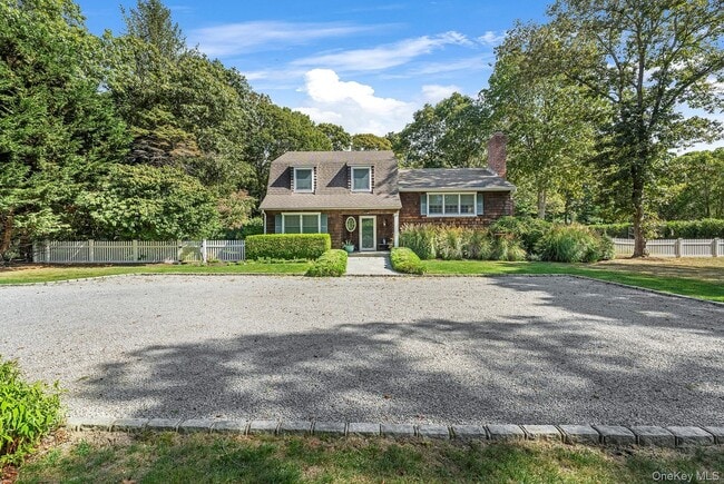 Primary Photo - 44 Midhampton Ave