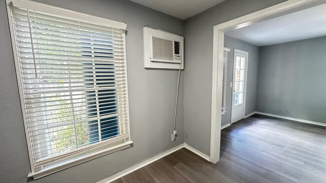 Building Photo - 325 N Federal Hwy