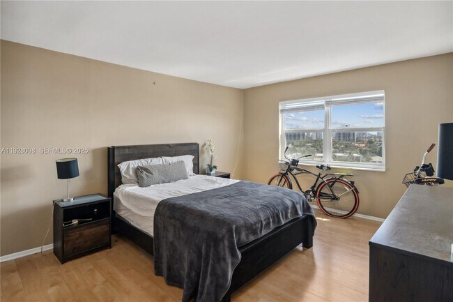 Building Photo - 401 Golden Isles Dr