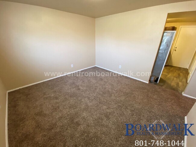 Building Photo - 661/663 N 980 W