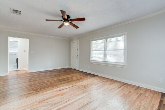 Building Photo - Tech Terrace Pre-Lease for 2026 or available now!