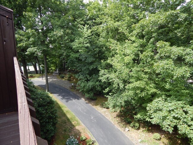 Building Photo - 340 Sunderland Rd