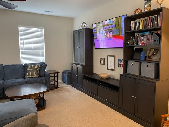 Building Photo - Really nice newly built 4 bedroom home with 2 full baths and one 1/2 baths