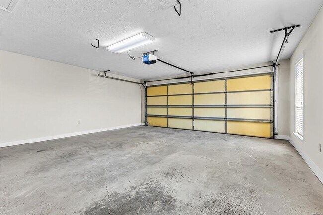 Building Photo - 7406 Mill Ridge Ct