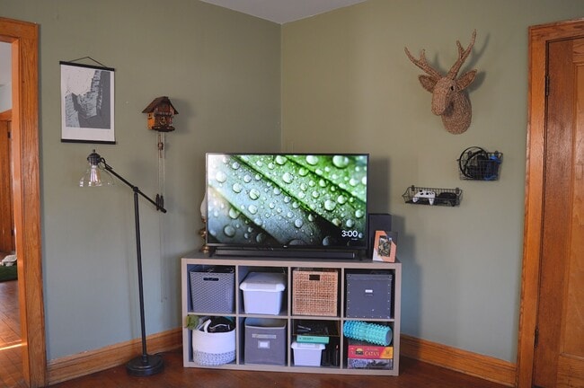 Building Photo - 434 E Berteau Ave