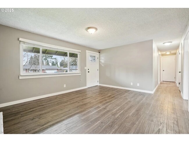 Building Photo - 15006 NE Rancho Dr