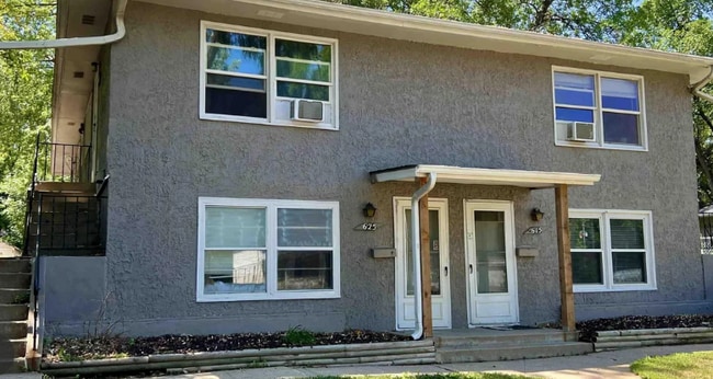 Building Photo - 623 S Prairie Ave