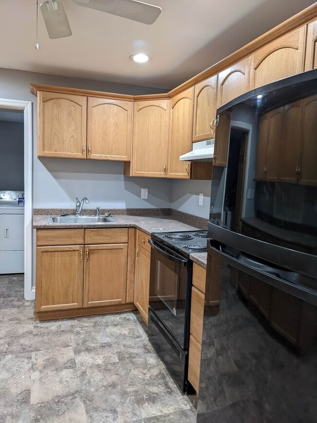 Building Photo - 2 - 3 Bedroom Rental in Emmaus!