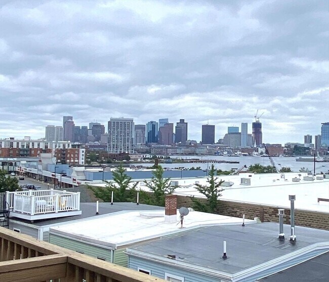 Primary Photo - 300 Meridian St