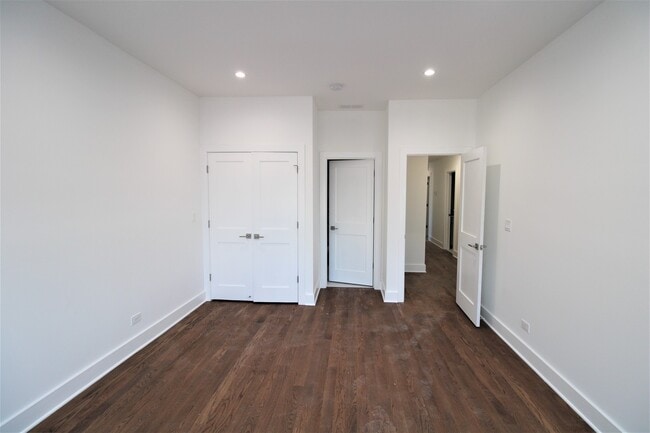 Building Photo - 1440 N Milwaukee Ave