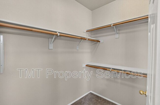 Building Photo - 8874 Mandalay Way
