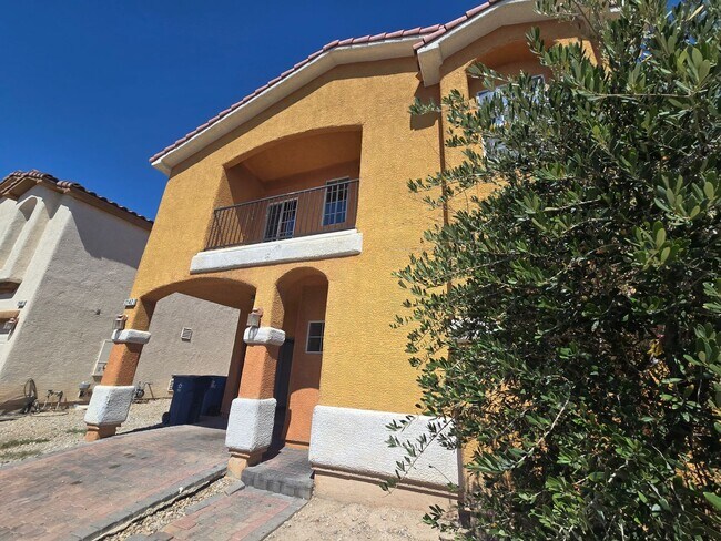 Building Photo - 2142 Trebbiano Way