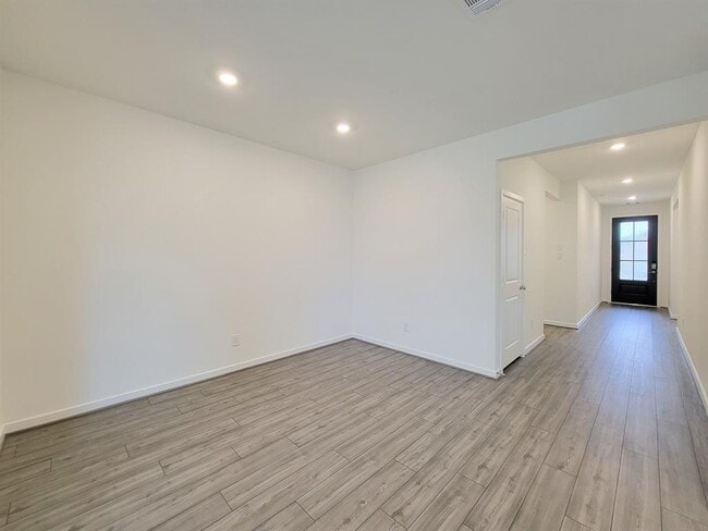 Building Photo - 9742 Rialto Hts Dr