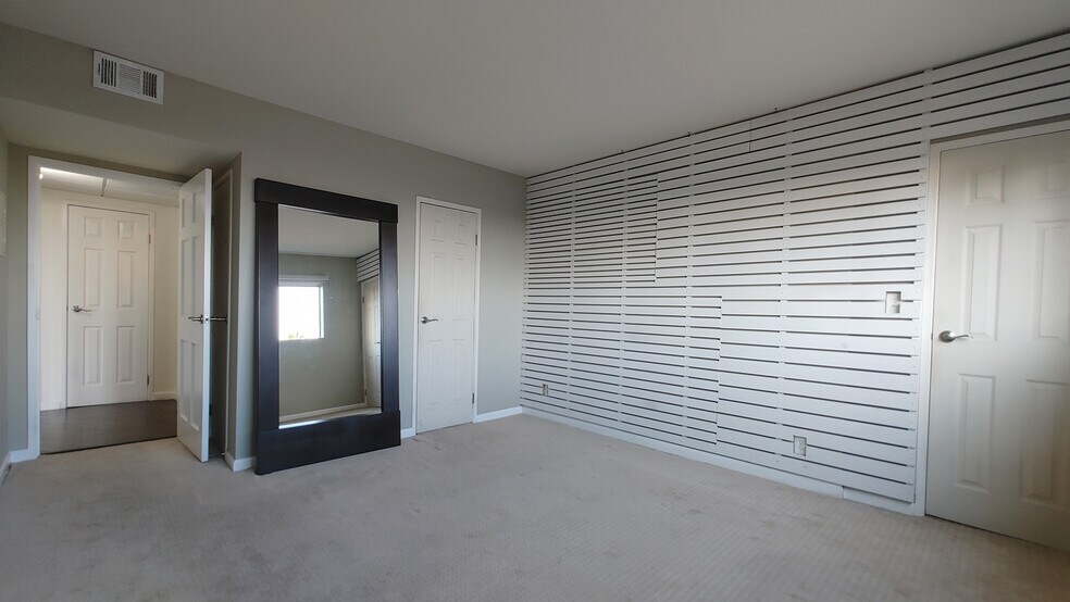 Building Photo - 1730 Camino Palmero St
