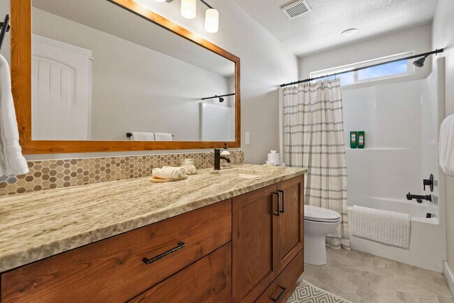 Building Photo - 2549 W Tango Creek Dr