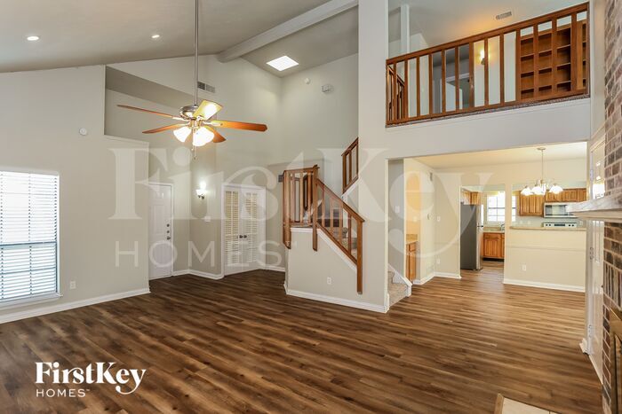 Building Photo - 2416 Sutton Dr