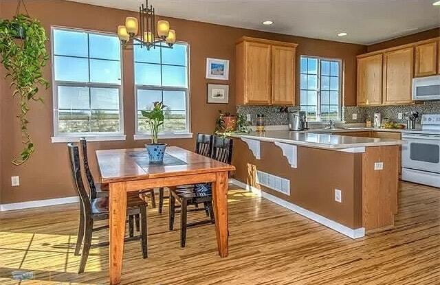 Building Photo - 3848 Red Deer Trl