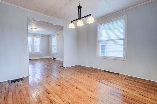 Building Photo - 151 Hampden Rd