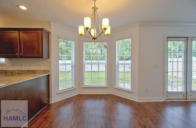 Building Photo - 188 Grandview Dr
