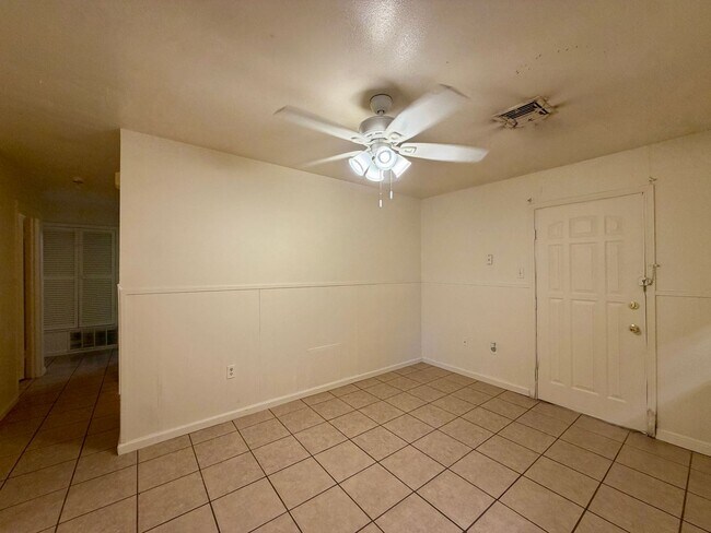 Building Photo - 5043 Inwood Dr