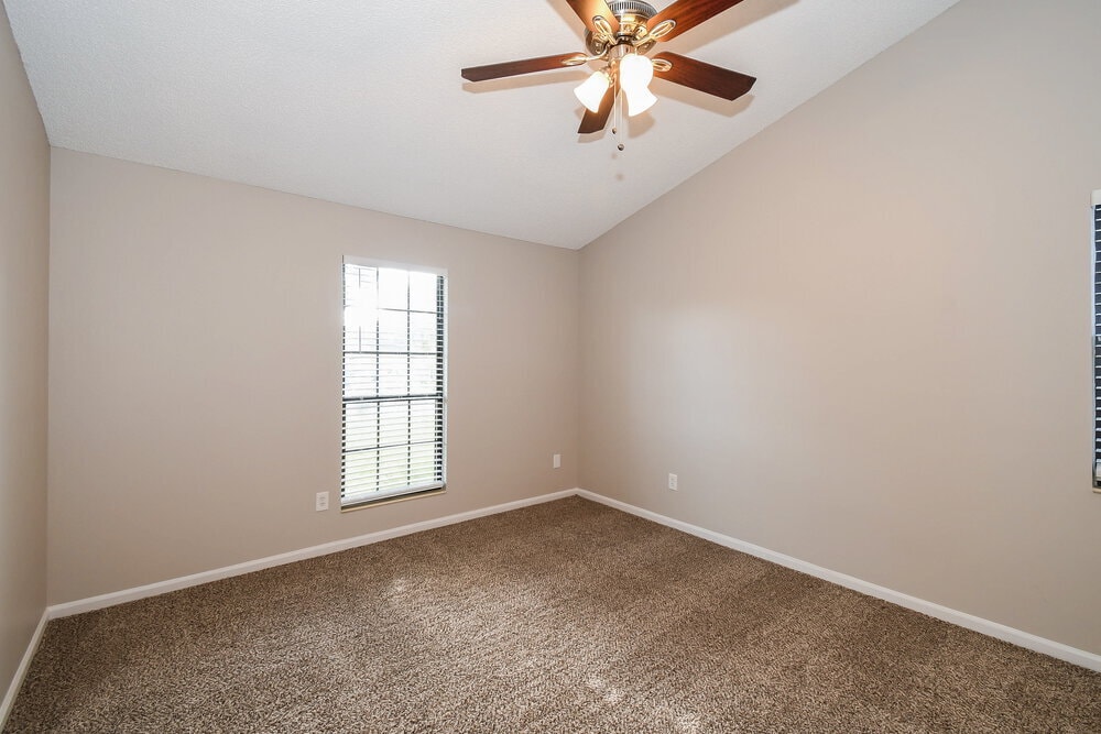 Building Photo - 1384 Rose Hill Dr E