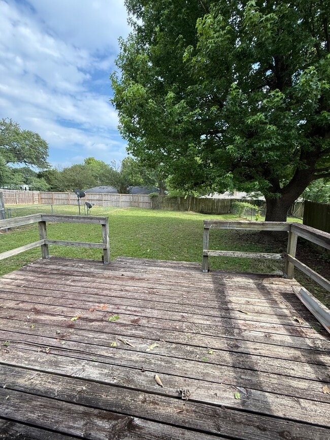 Building Photo - 3-bed/2-bath near Paluxy/Grande!