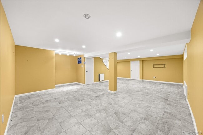 Building Photo - 2 Dale Carnegie Ct