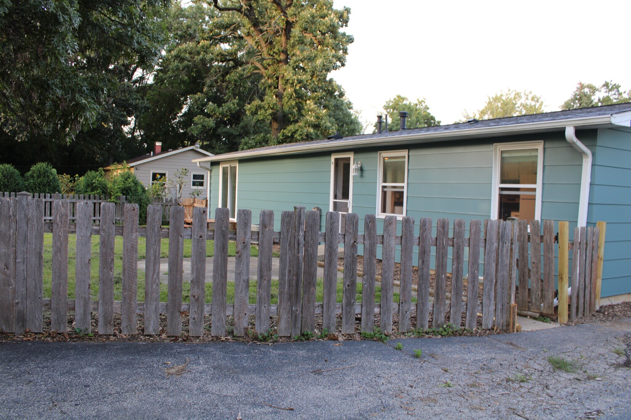 Building Photo - 2807 Benjamin Dr