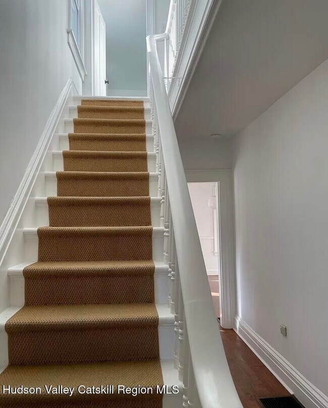 Building Photo - 967 Columbia St