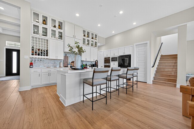 Building Photo - 7727 Pleasant Crst Dr