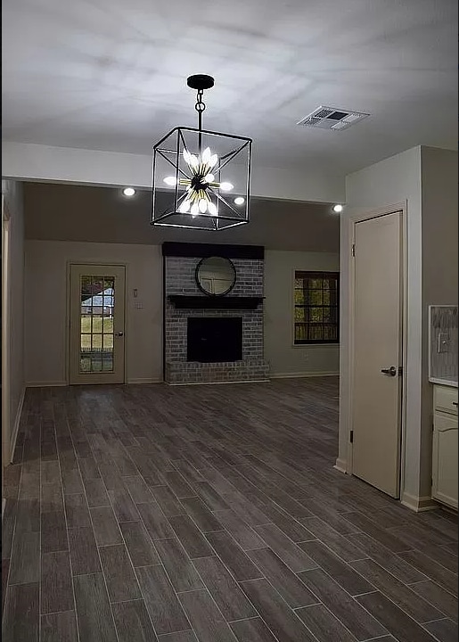 Building Photo - 112 Fox Run