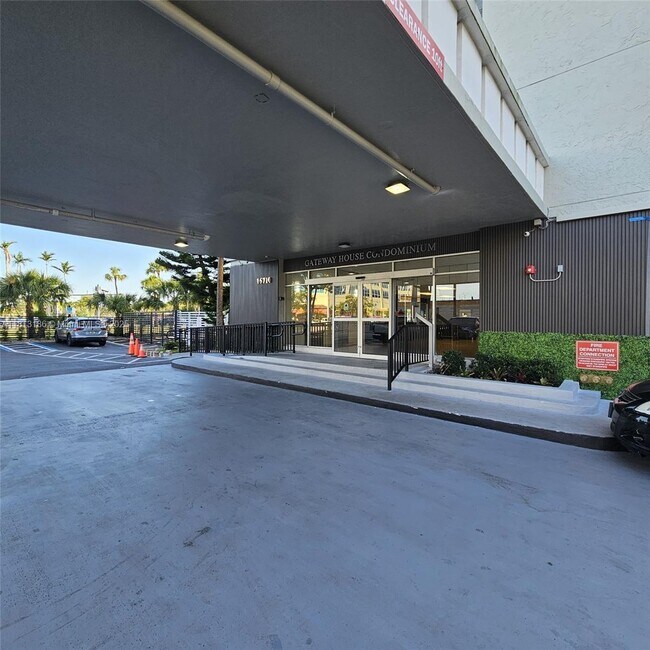Building Photo - 16710 NE 9th Ave
