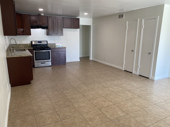 2 Pantry Closets - 2901 Mendoza Dr