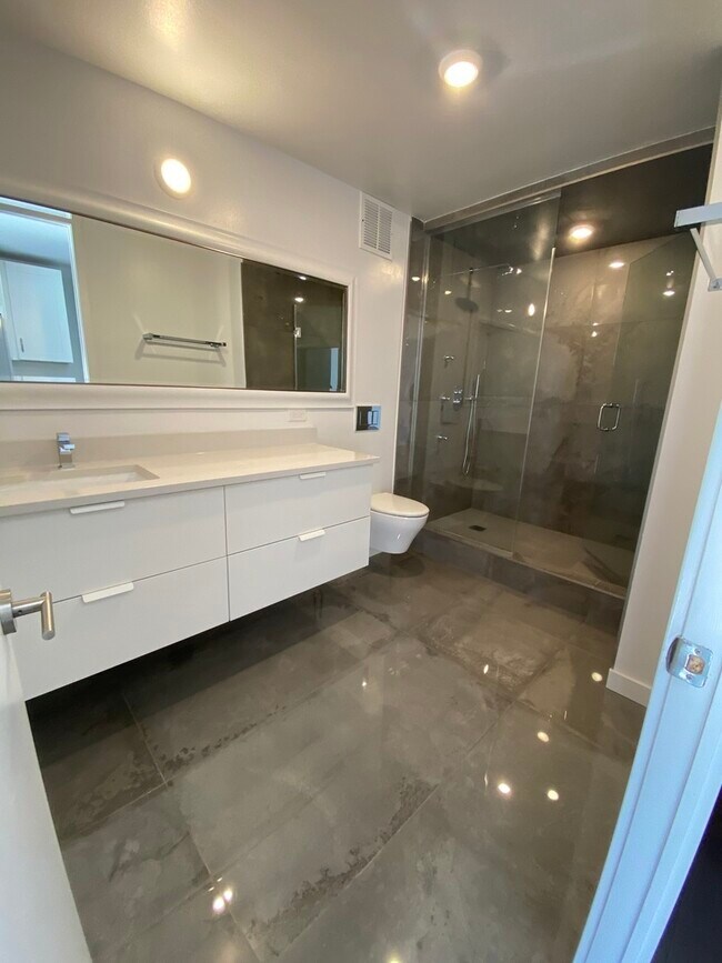 Building Photo - 505 N Lake Shore Dr