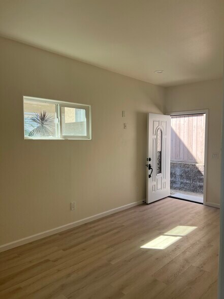 Building Photo - 1069 Mount Whitney Rd