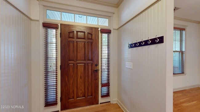 Building Photo - 45 Old Hunt Rd