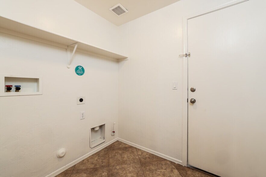 Building Photo - 12677 E Nona Ln
