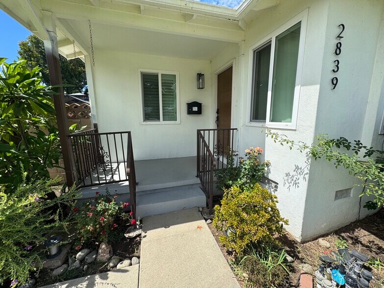 Building Photo - 2839 Loganrita Ave