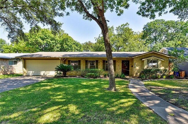 Building Photo - 2906 Greenlawn Pkwy