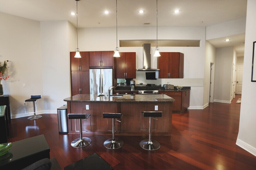 Building Photo - 941 Penn Ave