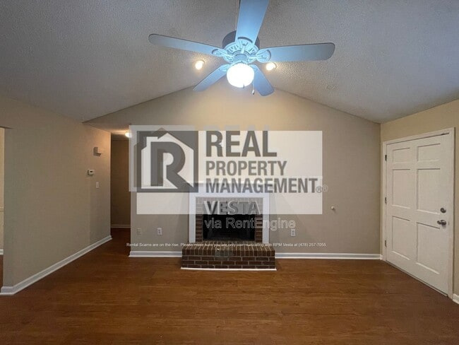 Building Photo - 402 Steeple Chase Rd