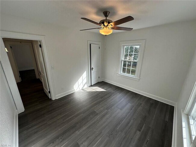 Building Photo - 131 Chesterfield Rd