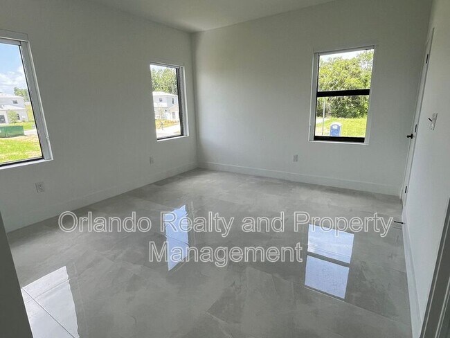 Building Photo - 6201 Chorus Dr