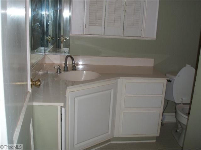 Building Photo - 603 Miller St