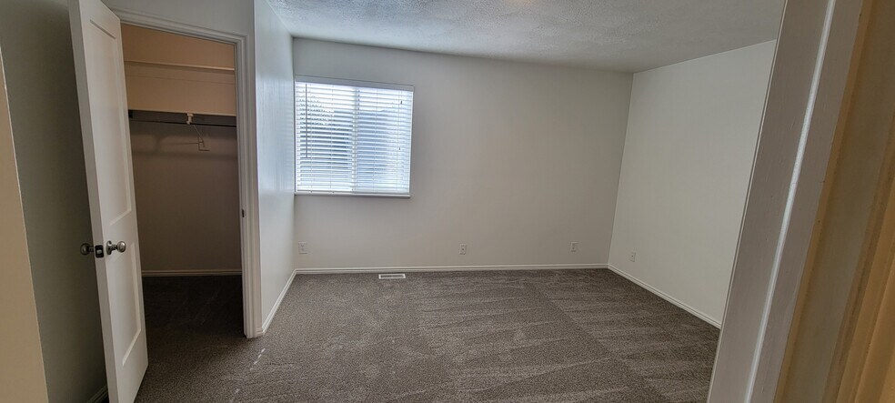 Building Photo - 545 W 600 N